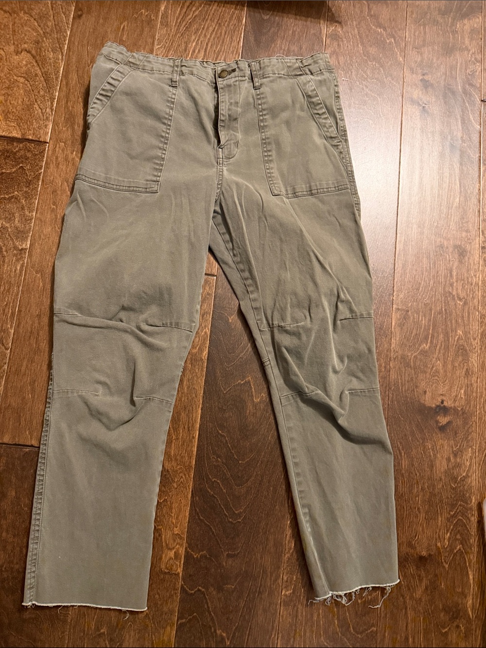 Cropped Utility Ankle Pants in Olive